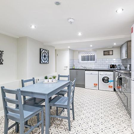 Luxury 5 Bedroom Holiday Home Within Prescot Exteriör bild