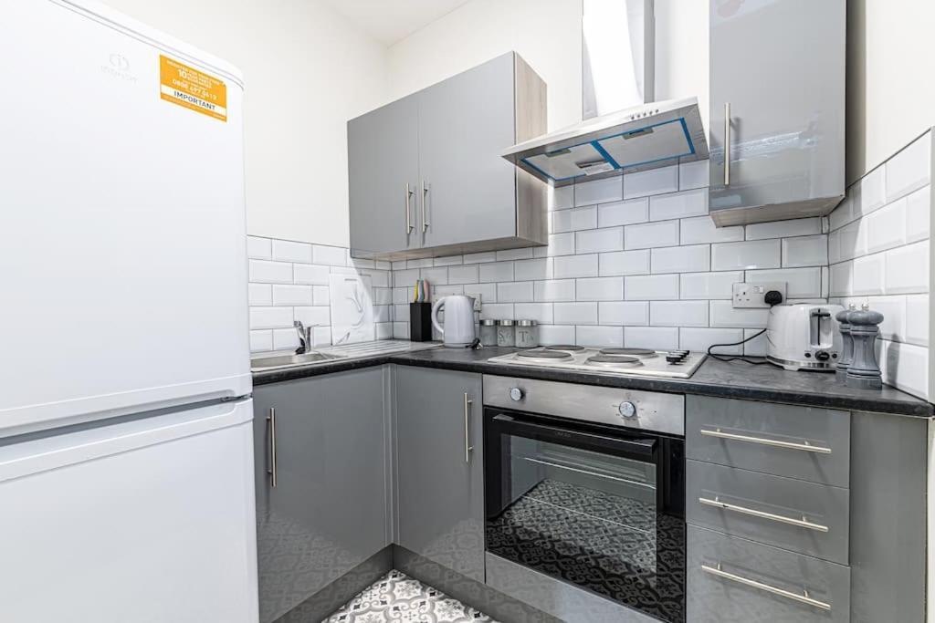 Luxury 5 Bedroom Holiday Home Within Prescot Exteriör bild