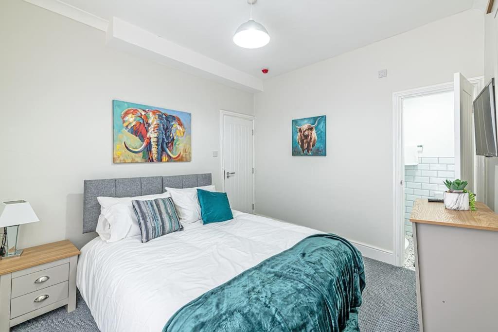 Luxury 5 Bedroom Holiday Home Within Prescot Exteriör bild