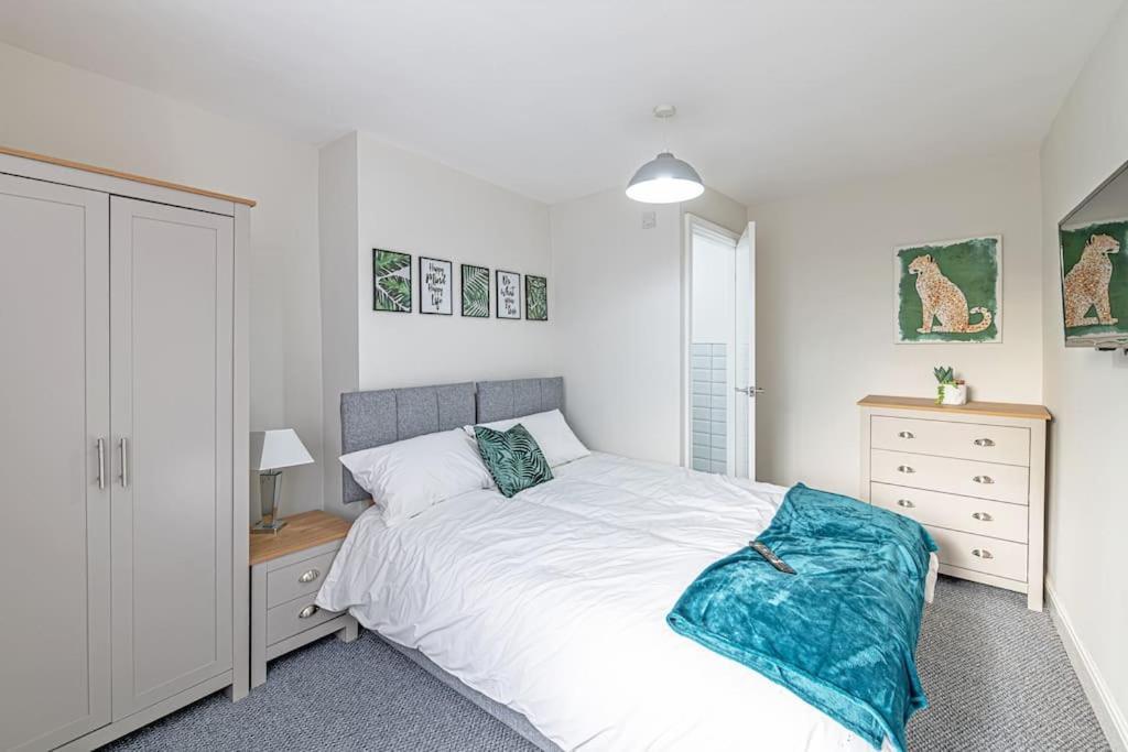 Luxury 5 Bedroom Holiday Home Within Prescot Exteriör bild